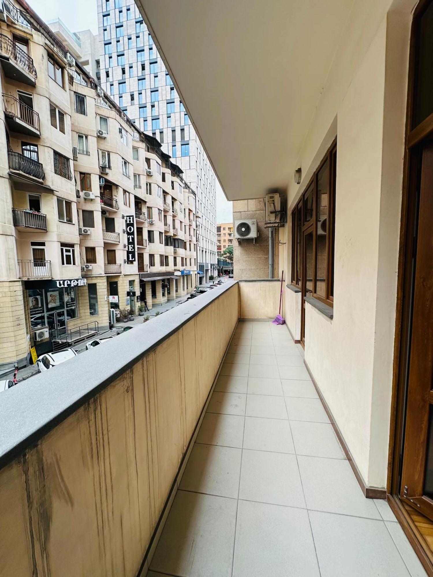 Sakharov Residence, Small Center Jerevan Exteriör bild